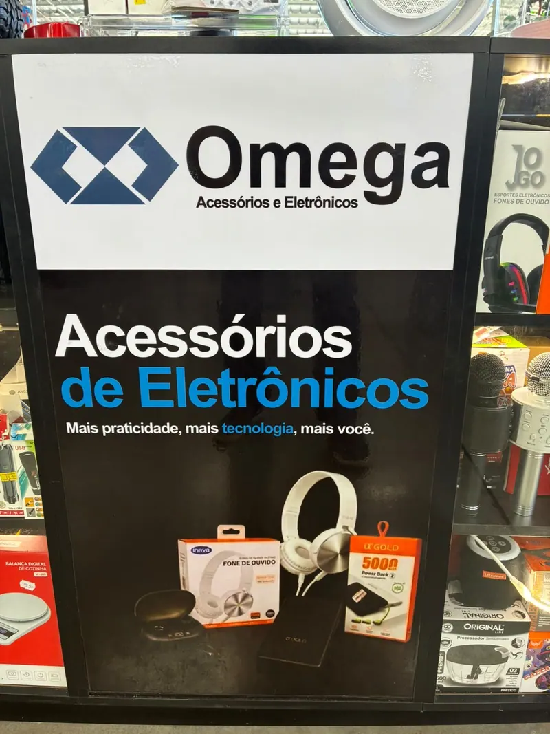 Detalhe da placa Omega, Acessórios de Eletrônicos, no quiosque da loja